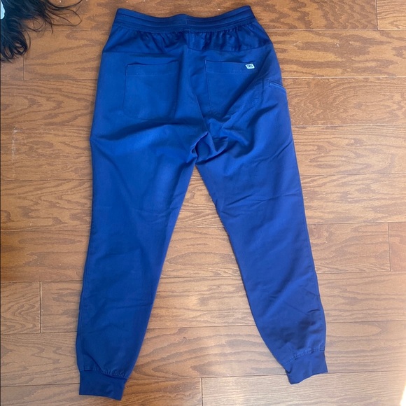 Elite by IRG – Women’s Jogger Scrub Pant - Picture 2 of 2